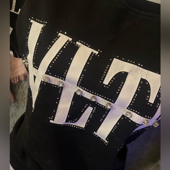 ⭐️👑VINTAGE JEWELLED VALENTINO T-SHIRT/ SWEATER👑⭐️ - Picture 4 of 11